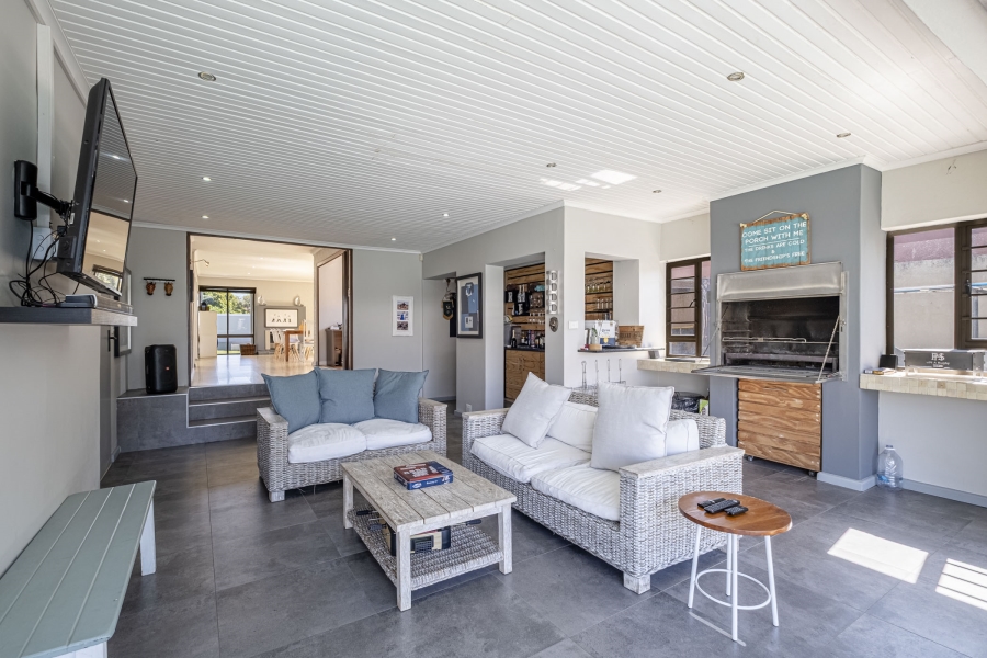 4 Bedroom Property for Sale in Summerstrand Eastern Cape